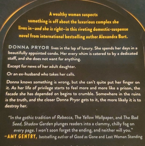 Shadow Garden. 📚 - Picture 2 of 7